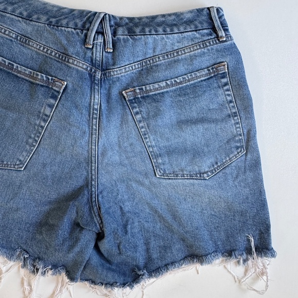 Good American Blue Jean Shorts 90s Icon Bermuda Jorts Size 14/32 - Picture 6 of 8